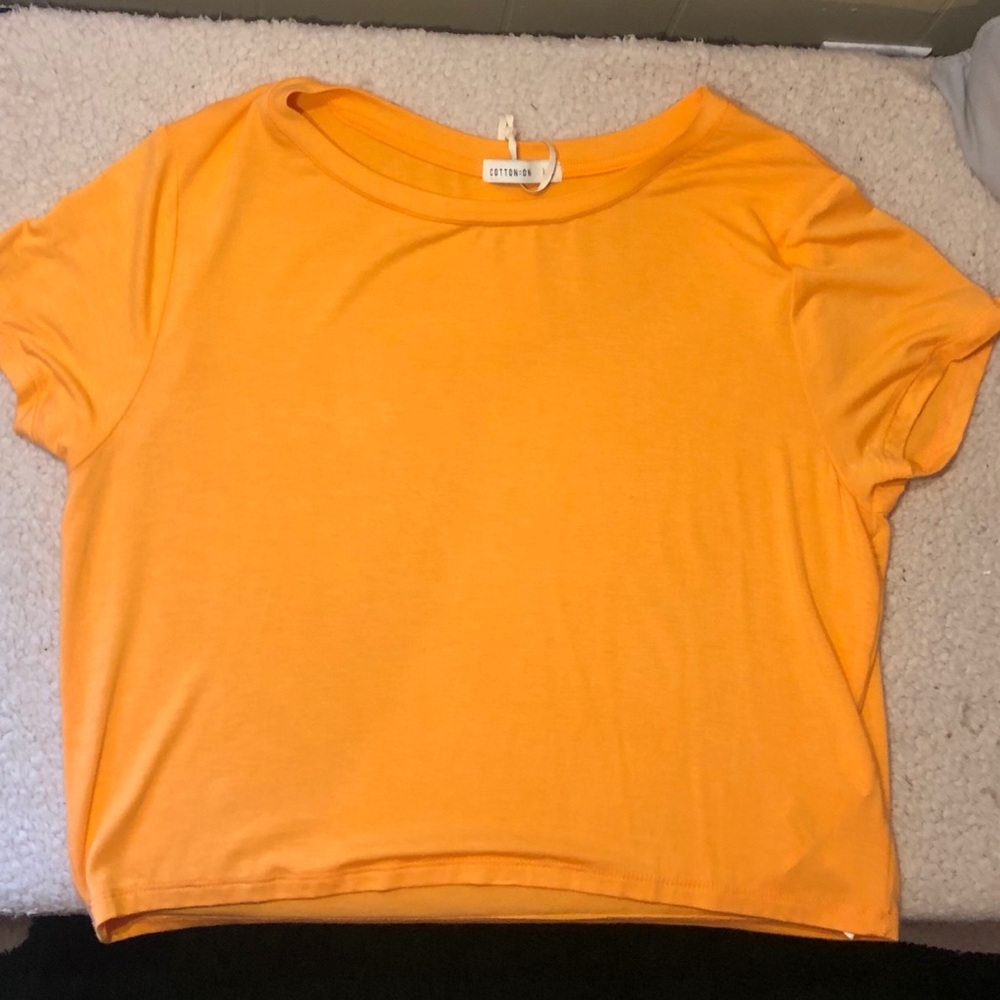 Orange cropped tee